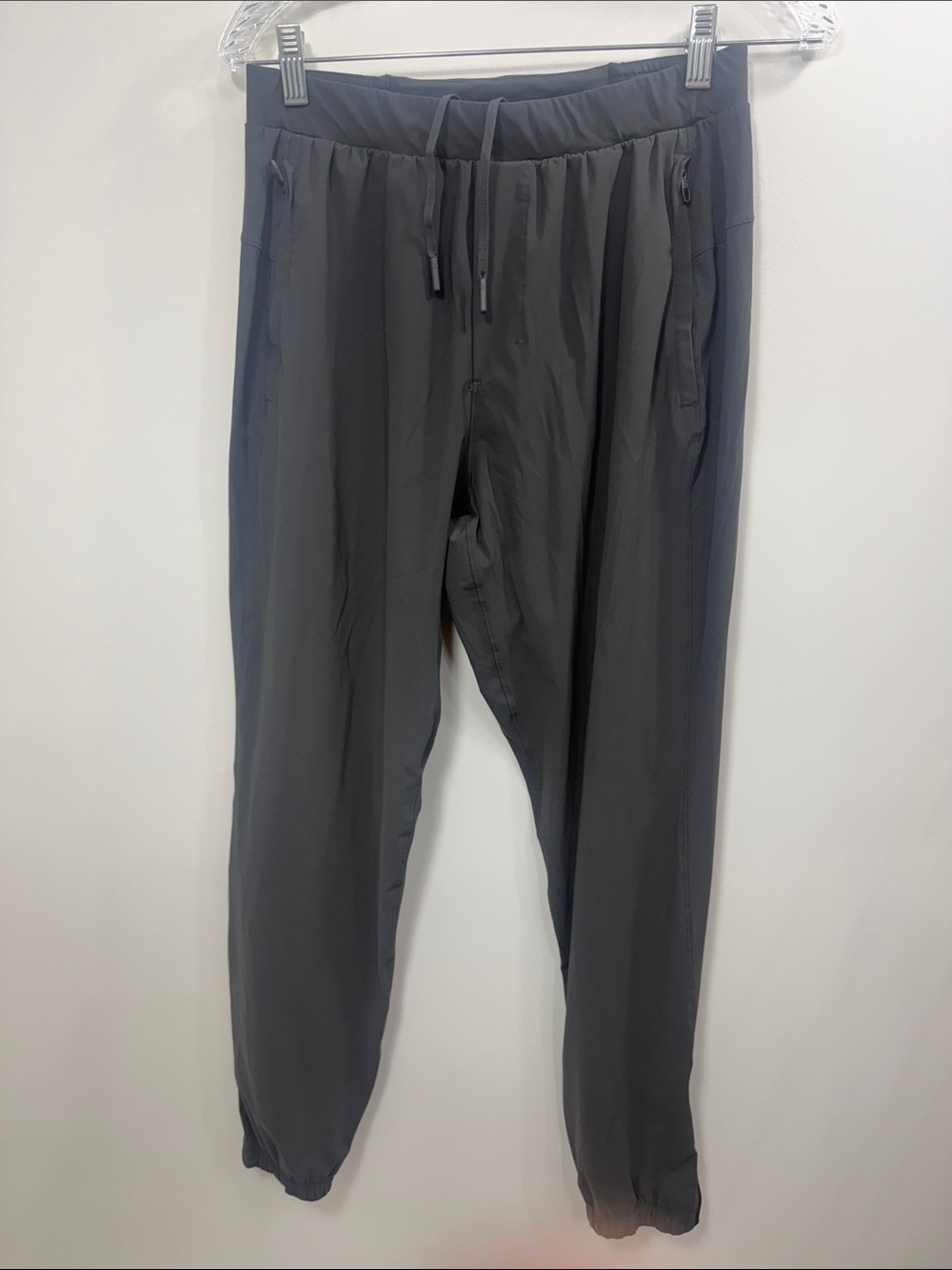 Lululemon Men’s Gray nylon jogger pants size medium
